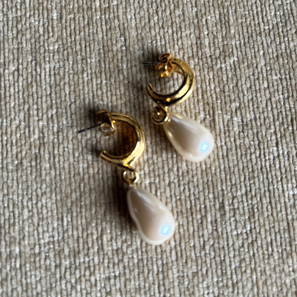 VINTAGE (1992) AVON VERSATILE STYLE HOOPS FAUX PEARL PIERCED EARRINGS